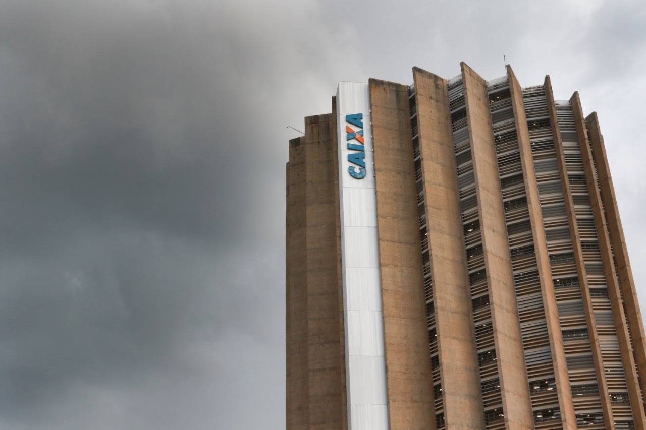 Denúncia de uso político da Caixa por presidente do banco chega a TSE e MPE